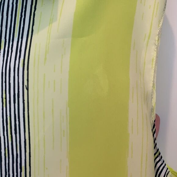 BCBG sleeveless button up blouse - Picture 8 of 8